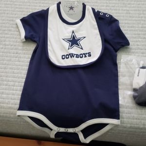 Dallas Cowboys outfit and bib